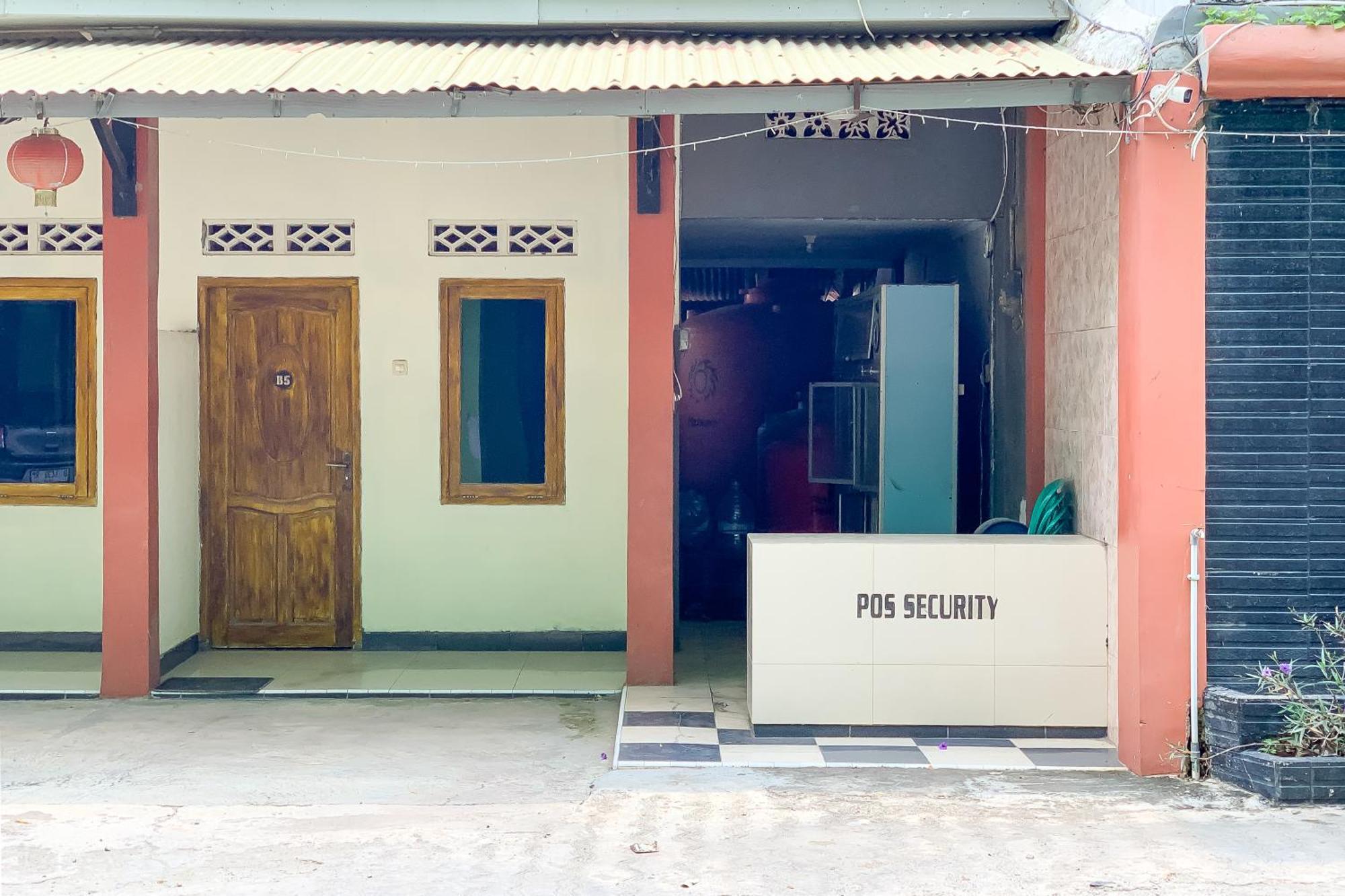 Penginapan Losmen Ayu Pamanukan Redpartner Pamanukan Hilir Kültér fotó