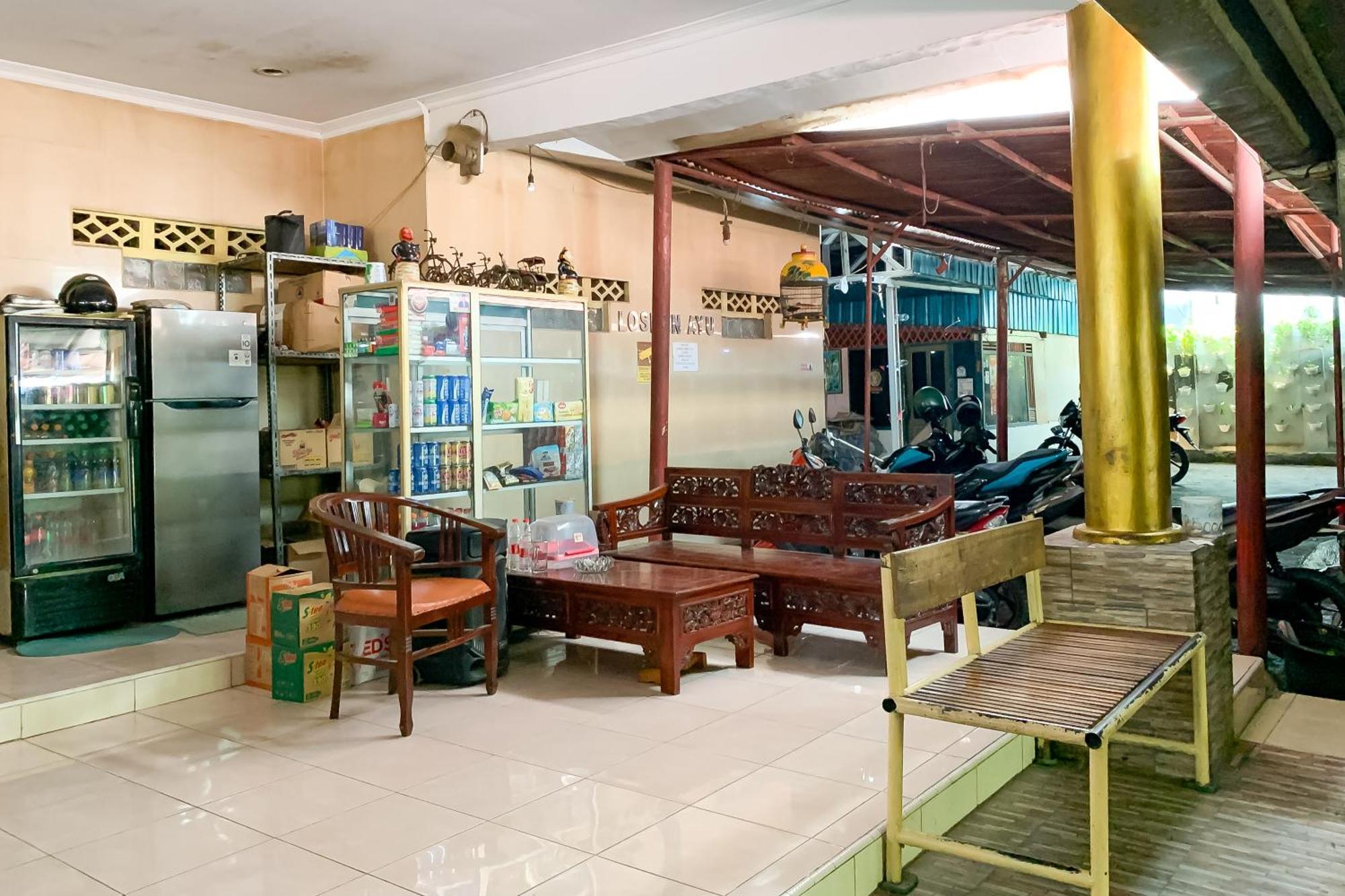 Penginapan Losmen Ayu Pamanukan Redpartner Pamanukan Hilir Kültér fotó